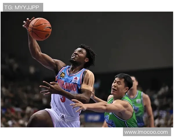 今天中午12点CBA精彩对决新疆队迎战天津队不容错过的篮球盛宴