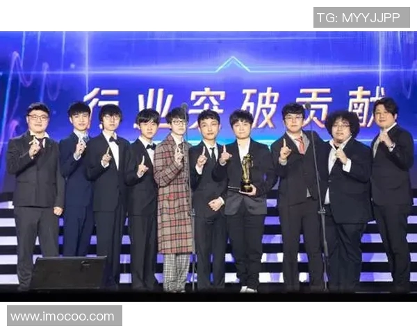 张丽专访:从新手到职业选手的英雄联盟成长之路回顾