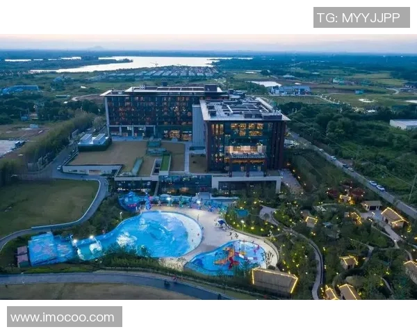 温泉度假胜地：享受自然与泳装完美融合的浪漫时光