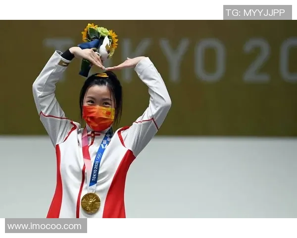 突破极限勇攀高峰女子游泳明星们的传奇之路与拼搏精神