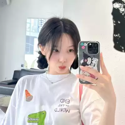 钟由希